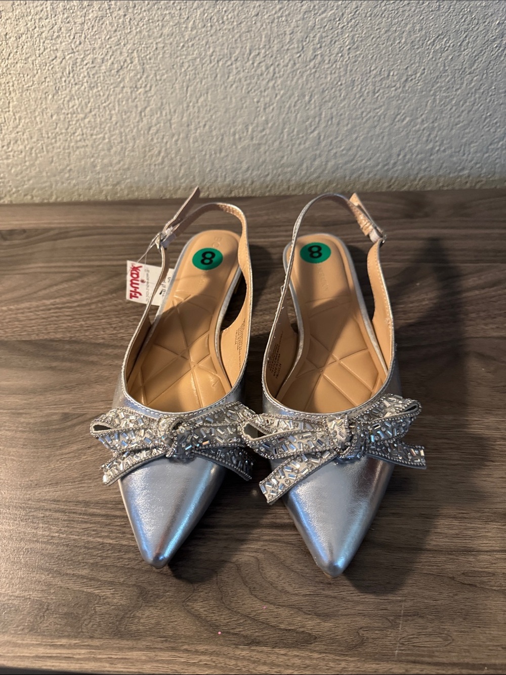 NWT BCBGWomen's Silver Pointed Slingback Flats with Crystal Bow, size 8M